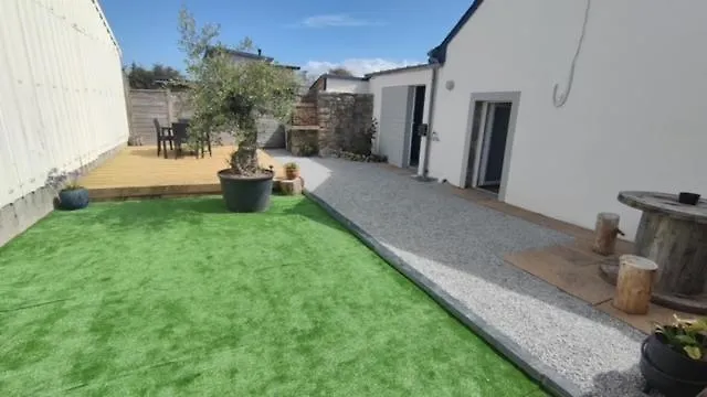 Holiday home Jolie Maisonnette Proche Plage Et Activites Nautiques Ploudalmezeau